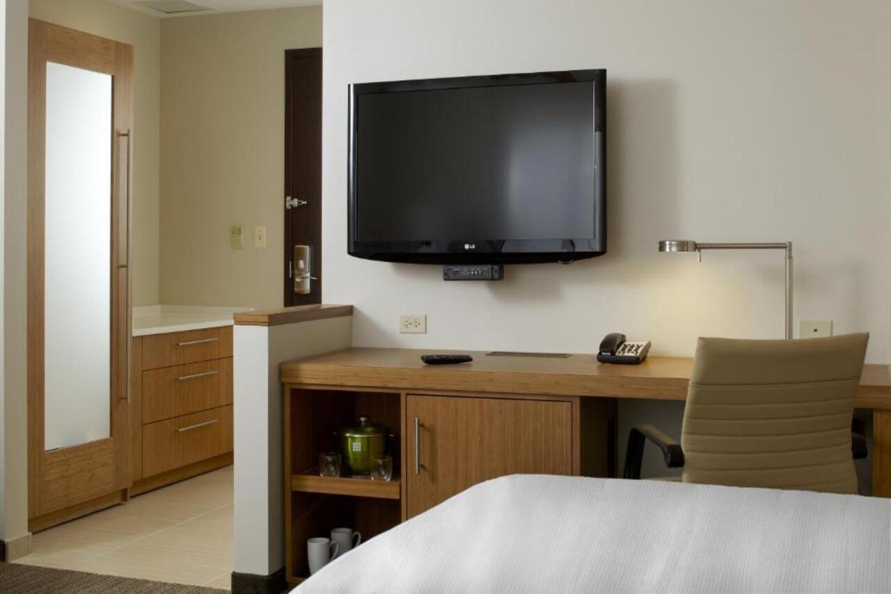 Hyatt Place Ontario/Rancho Cucamonga Экстерьер фото