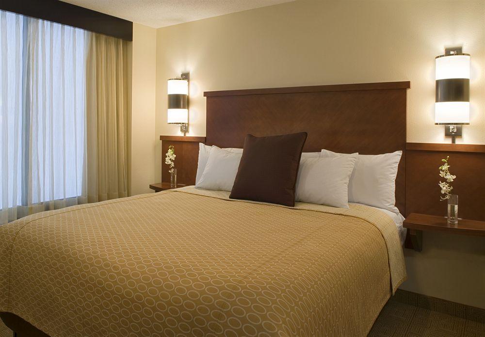 Hyatt Place Ontario/Rancho Cucamonga Экстерьер фото