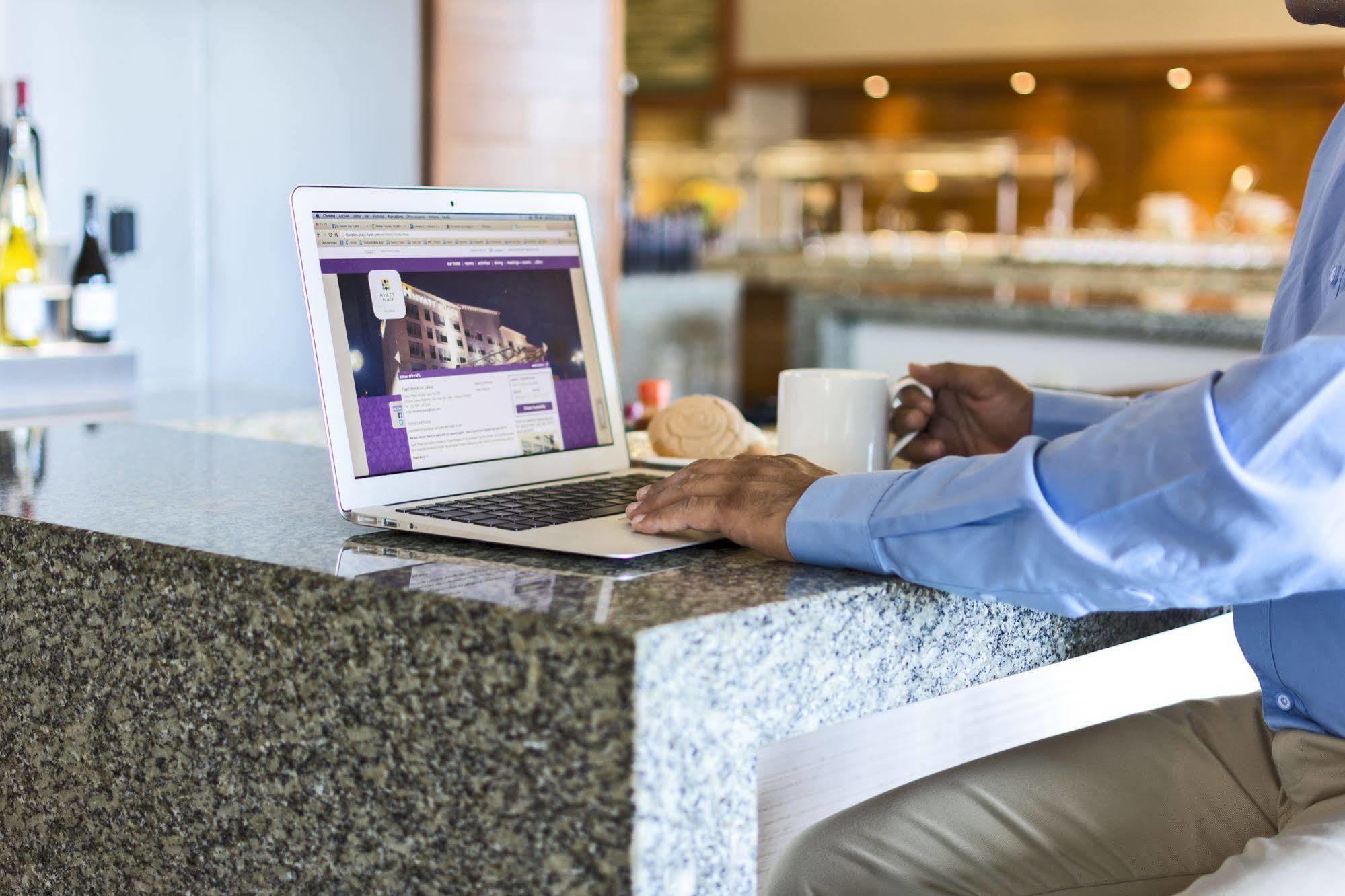 Hyatt Place Ontario/Rancho Cucamonga Экстерьер фото